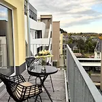 21132 Apartment *